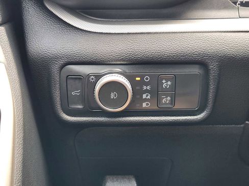 Used 2021 Ford Explorer XLT w/ Equipment Group 202A RWD image 22