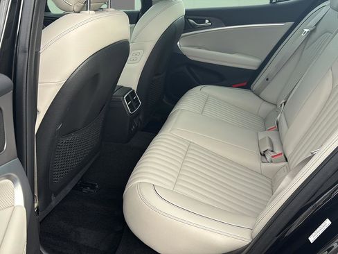 Certified 2025 Genesis G70 2.5T w/ Sport Prestige Package image 21