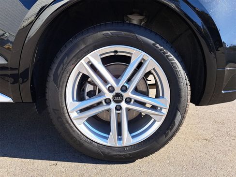 Used 2022 Audi Q5 e Premium w/ Convenience Package image 37