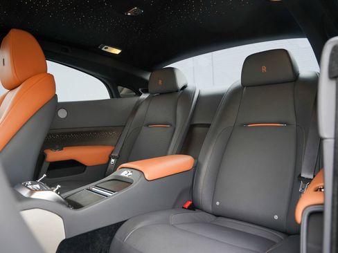 Used 2018 Rolls-Royce Wraith image 2