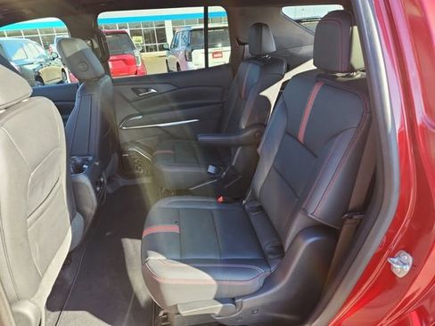 Certified 2024 Chevrolet Traverse RS image 25