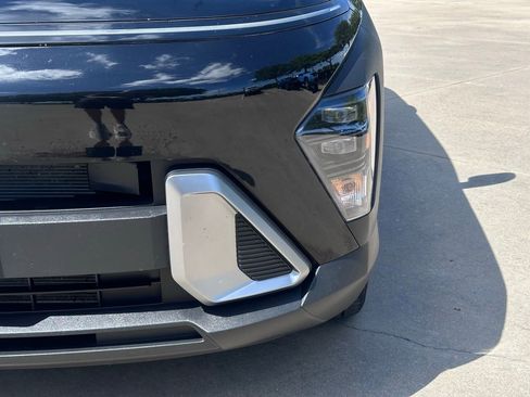 Used 2025 Hyundai Kona SEL FWD image 8
