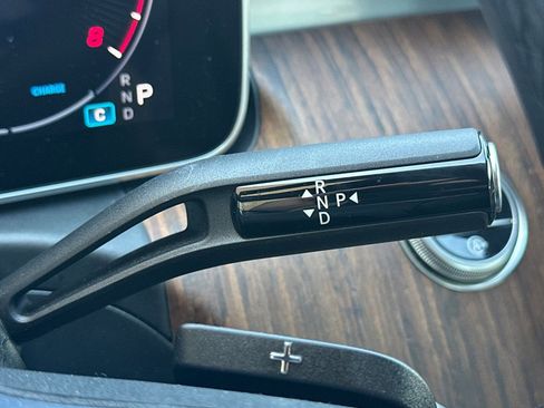 Used 2025 Mercedes-Benz C 300 4MATIC Sedan image 21