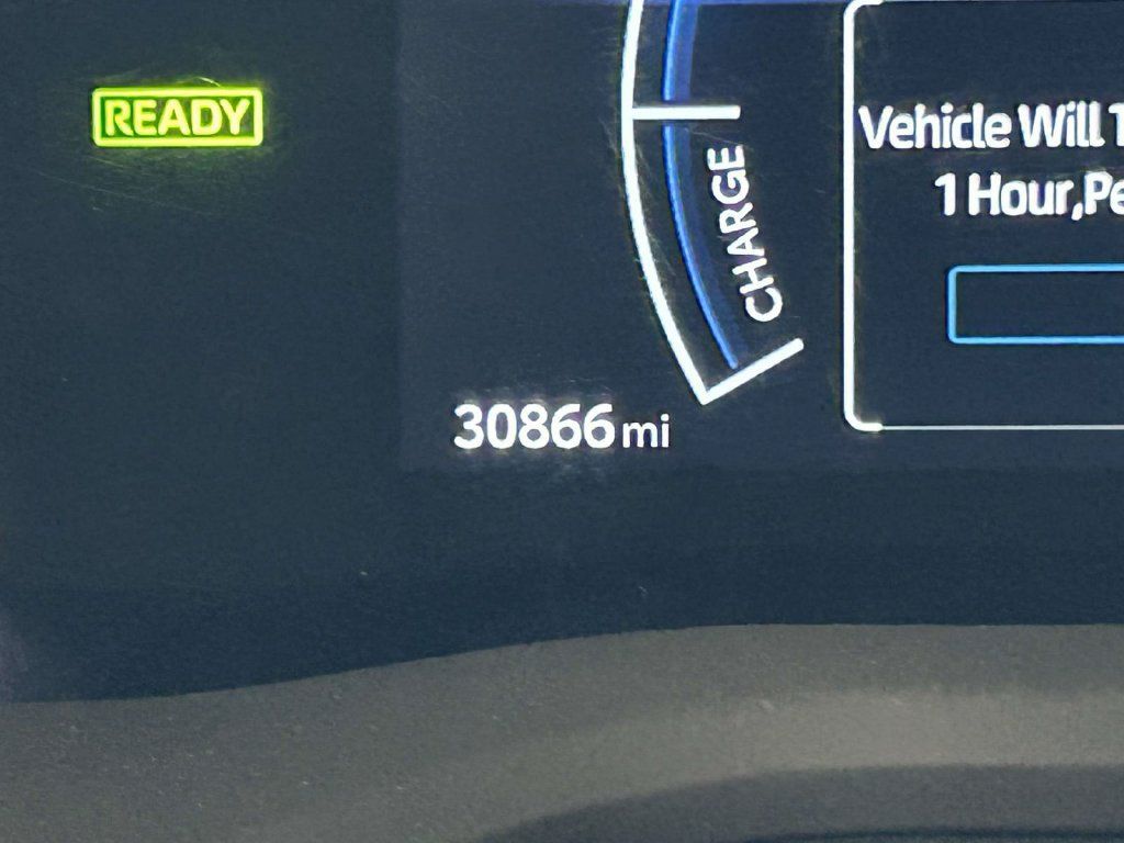 Used 2025 Toyota Camry SE FWD image 30