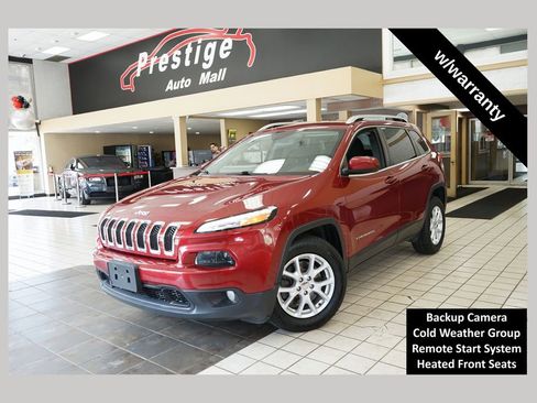 Used 2017 Jeep Cherokee Latitude w/ Cold Weather Group FWD image 1