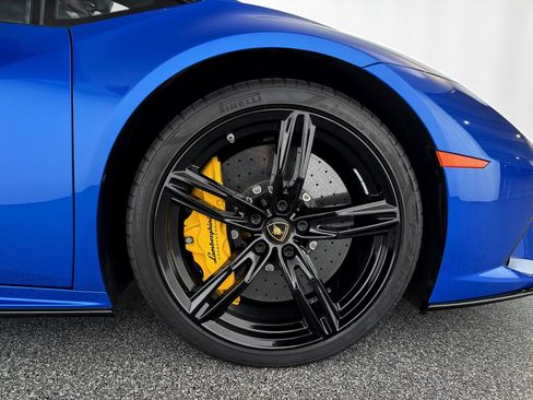 Used 2020 Lamborghini Huracan EVO RWD image 32
