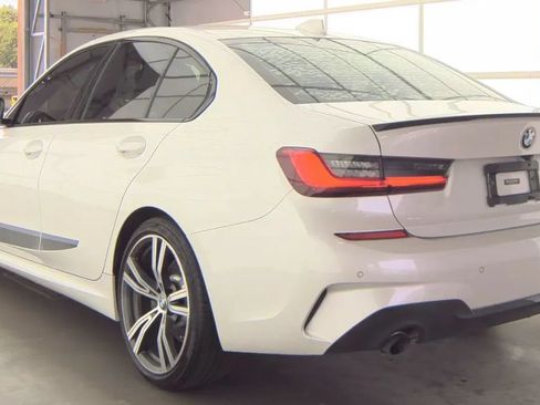 Used 2019 BMW 330i Sedan w/ M Sport Package RWD image 4