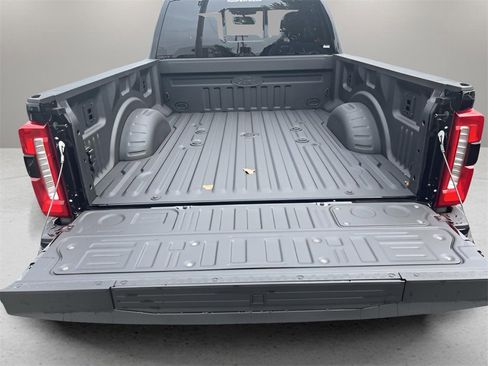 New 2026 Ford F250 Lariat w/ Black Appearance Package image 9