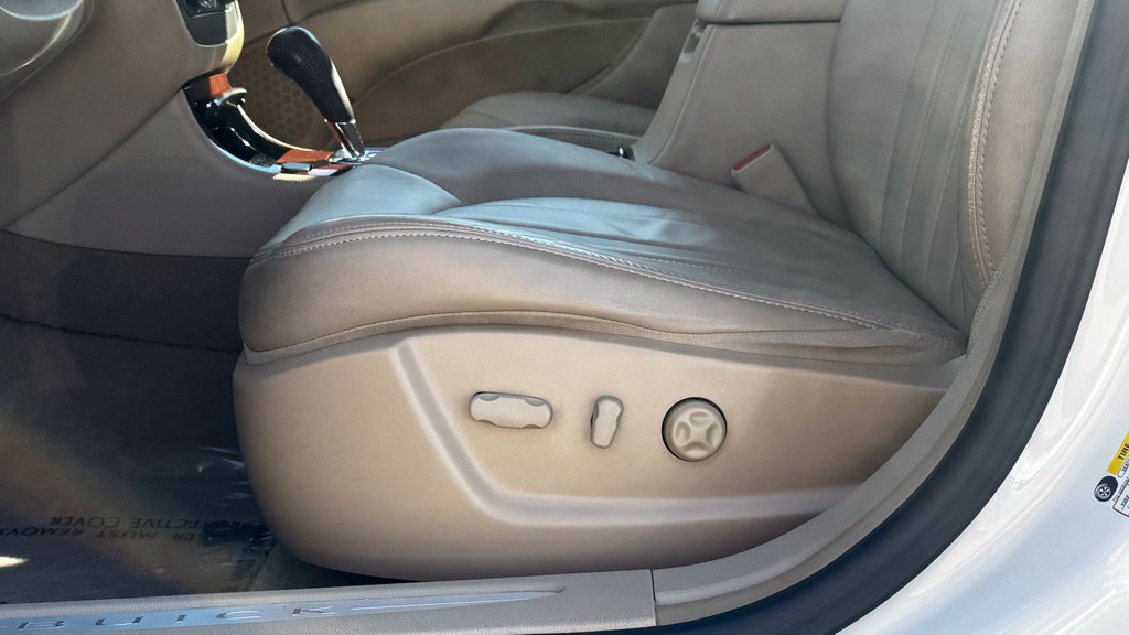 Used 2009 Buick Lucerne CXL FWD image 20