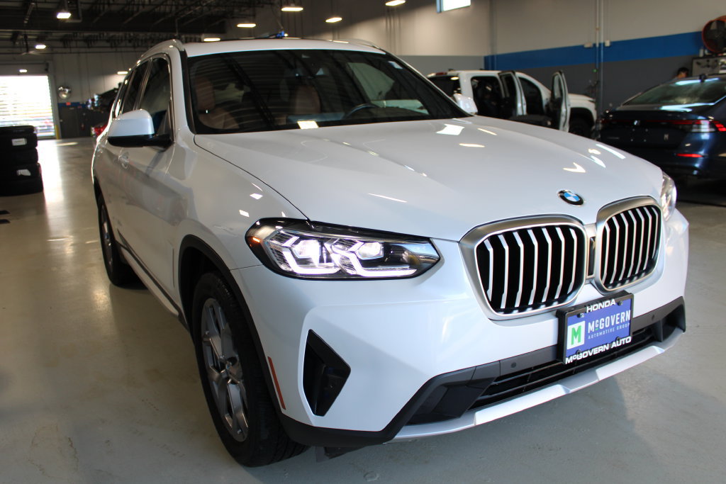 Used 2023 BMW X3 xDrive30i w/ Premium Package AWD/4WD image 3