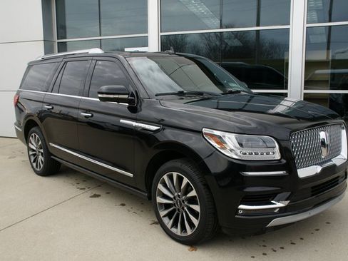 Used 2018 Lincoln Navigator L Select image 2