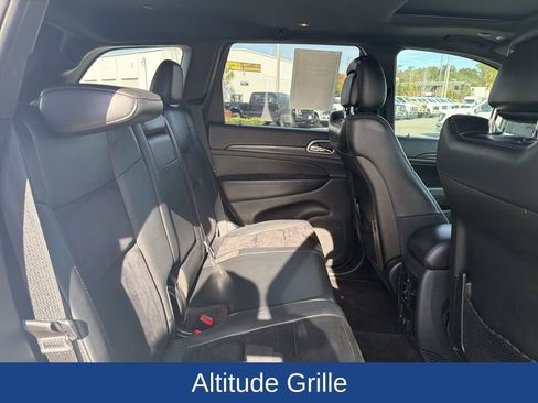 Used 2018 Jeep Grand Cherokee Altitude image 27