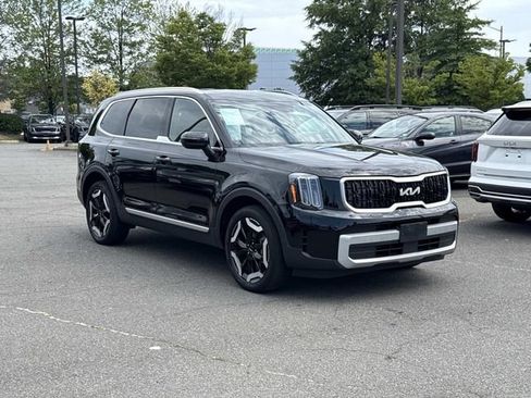 Used 2024 Kia Telluride EX w/ EX Captain's Chair Package FWD image 1