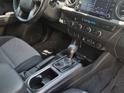Used 2022 Toyota Tacoma 4x4 Double Cab image 8