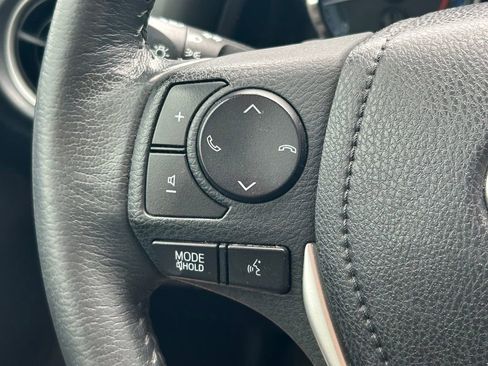 Used 2017 Toyota Corolla SE FWD image 30