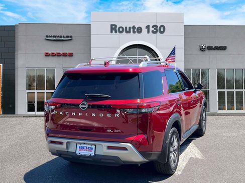 Used 2022 Nissan Pathfinder SL AWD/4WD image 4