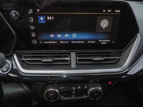 Certified 2024 Chevrolet Trax RS FWD image 11