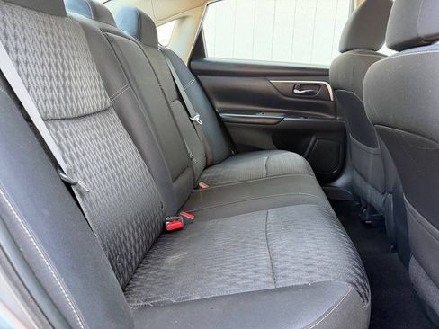 Used 2016 Nissan Altima 2.5 SV w/ Convenience Package FWD image 17