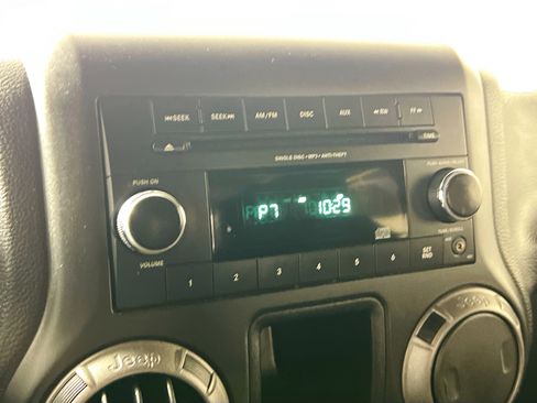 Used 2017 Jeep Wrangler Unlimited Sport w/ Max Tow Package image 19