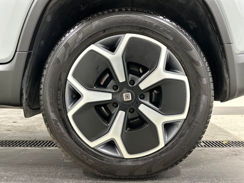 Used 2024 Rivian R1T Adventure AWD/4WD image 10
