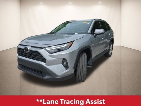 Used 2023 Toyota RAV4 XLE Premium image 11