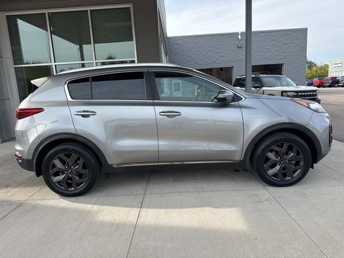 Used 2020 Kia Sportage S image 9