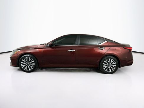 Used 2023 Nissan Altima 2.5 SV w/ SV Premium Package FWD image 4