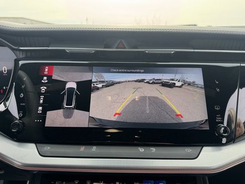 Used 2024 Jeep Wagoneer Launch Edition image 19