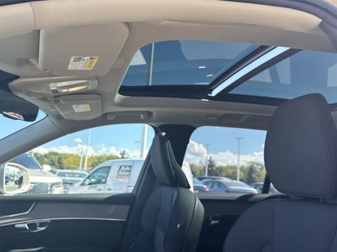 New 2026 Volvo XC90 B5 Plus w/ Protection Package image 18