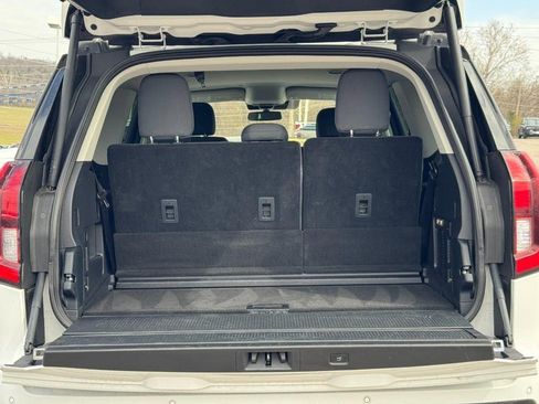 Used 2025 Ford Expedition Active image 5