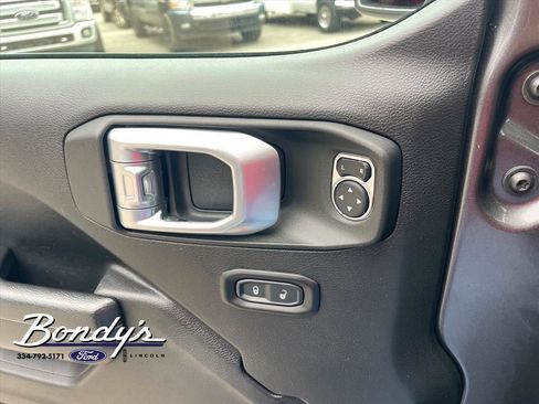 Used 2021 Jeep Wrangler Unlimited Rubicon image 8