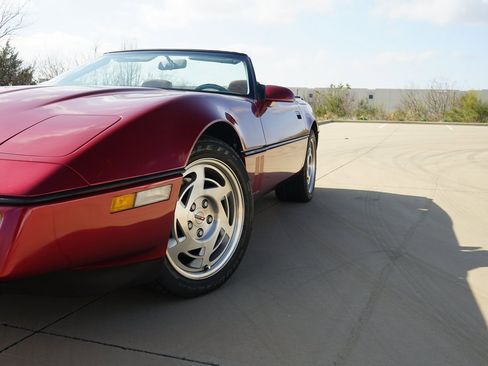 Used 1990 Chevrolet Corvette Convertible image 27
