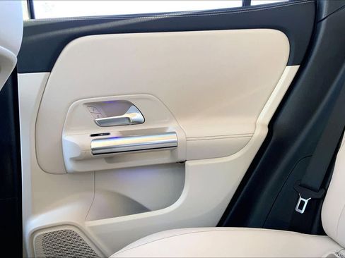 Used 2023 Mercedes-Benz GLA 250 4MATIC image 36