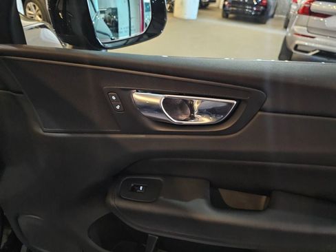 Certified 2023 Volvo XC60 B5 Plus AWD/4WD image 12
