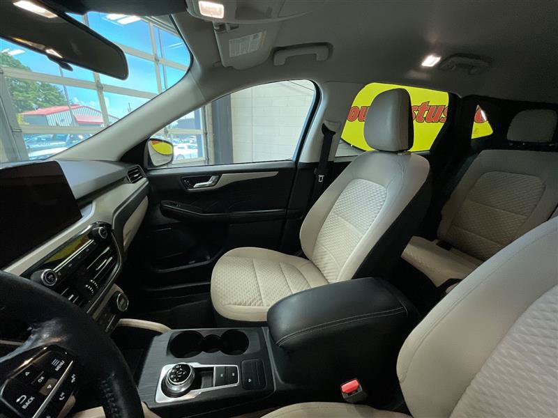 Used 2021 Ford Escape SE w/ Cold Weather Package AWD/4WD image 11