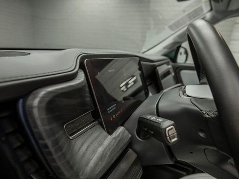 Used 2023 Rivian R1S Adventure image 18