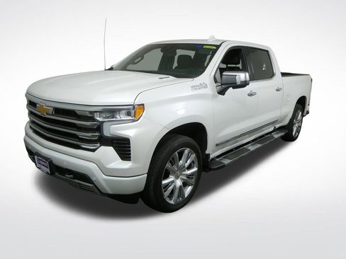 Used 2024 Chevrolet Silverado 1500 High Country w/ High Country Premium Package AWD/4WD image 7