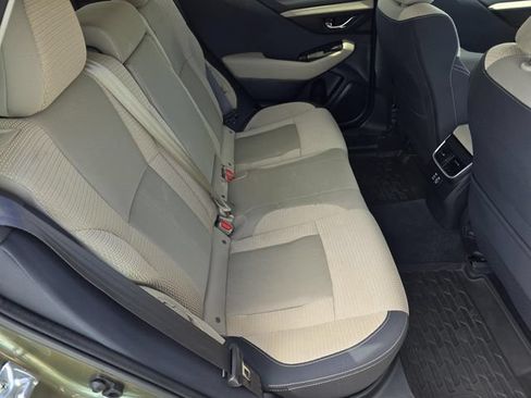 Used 2025 Subaru Outback Premium AWD/4WD image 30