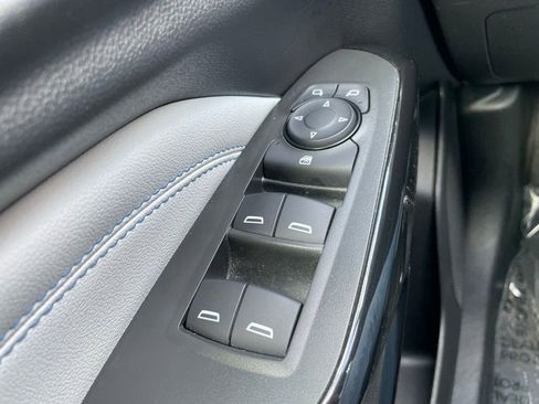 Used 2025 Chevrolet Trax LT FWD image 21