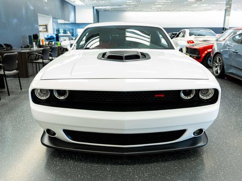 Used 2016 Dodge Challenger R/T Scat Pack RWD image 2