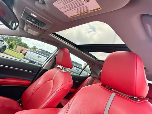 Used 2020 Toyota Camry XSE FWD image 11