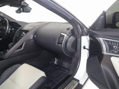 Used 2021 Jaguar F-TYPE R image 55