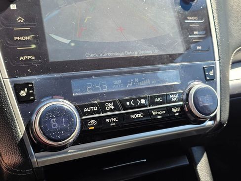 Used 2018 Subaru Outback 2.5i Premium image 36