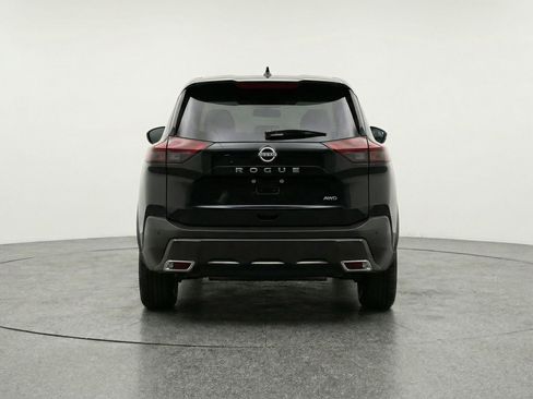 Used 2025 Nissan Rogue SV image 7
