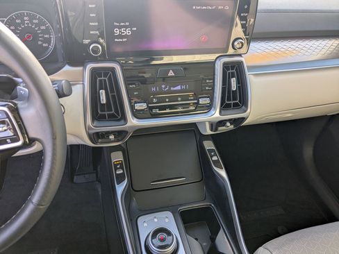 Certified 2024 Kia Sorento EX image 15