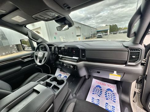 New 2026 GMC Sierra 2500 SLE w/ SLE Value Package; image 28