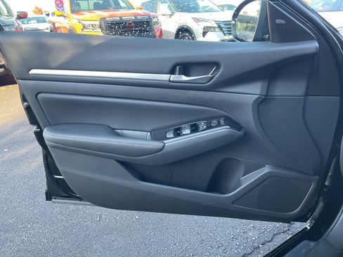 New 2025 Nissan Altima 2.5 SL image 40