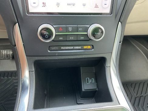 Used 2022 Ford Edge Titanium image 30