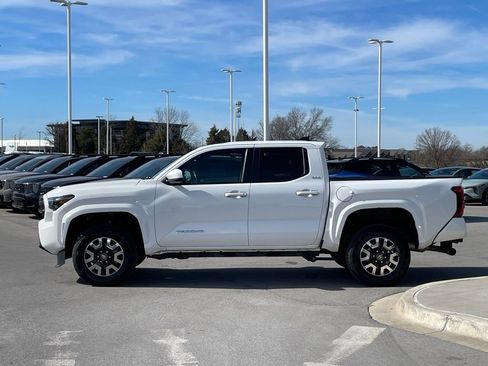 Used 2024 Toyota Tacoma SR5 image 4