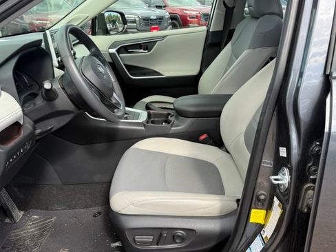 Used 2020 Toyota RAV4 Limited AWD/4WD image 14